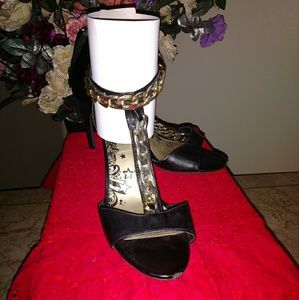 Black heels with gold chain